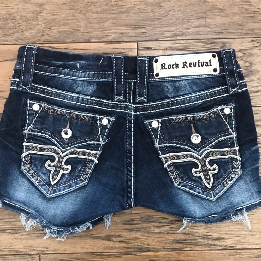 Rock Revival Shorts Size 24